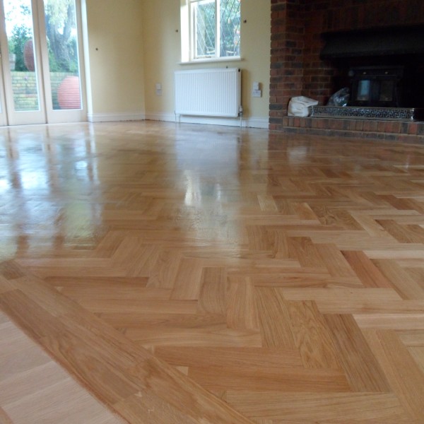 SULLIVANS LOUNGE OAK PARQUET